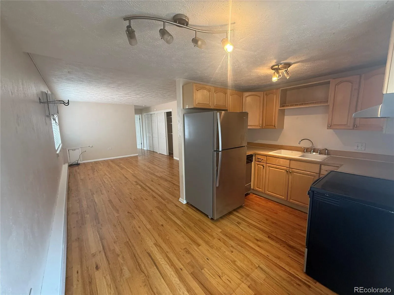 1063 N Clarkson Street #8 Denver CO 80218 | MLS #REC7740428 07272026210339 1600 30