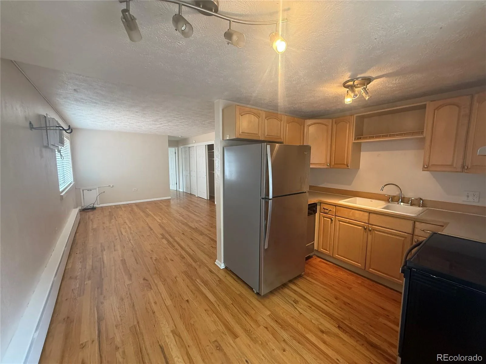 1063 N Clarkson Street #8 Denver CO 80218 | MLS #REC7740428 07272026210339 1600 31
