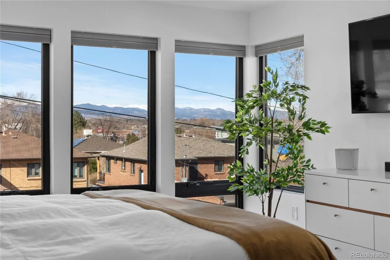 03202026010634 1600 21