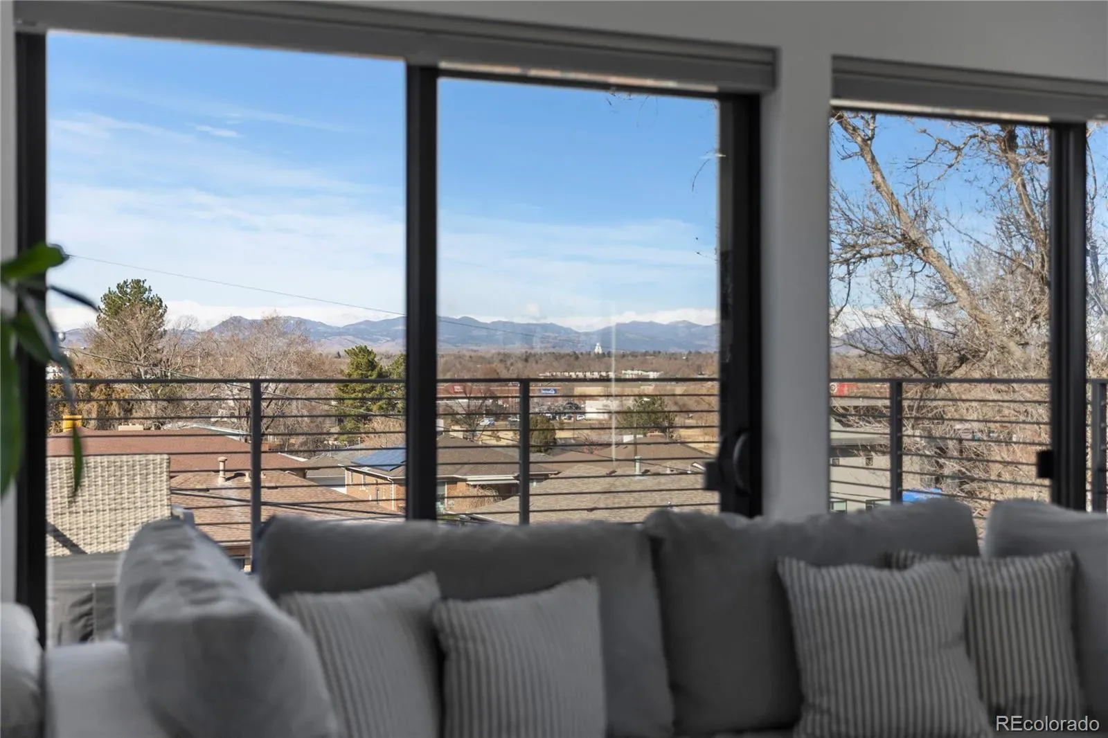 03202026010634 1600 32