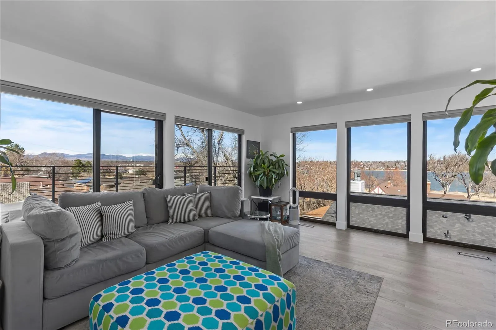 03202026010634 1600 33