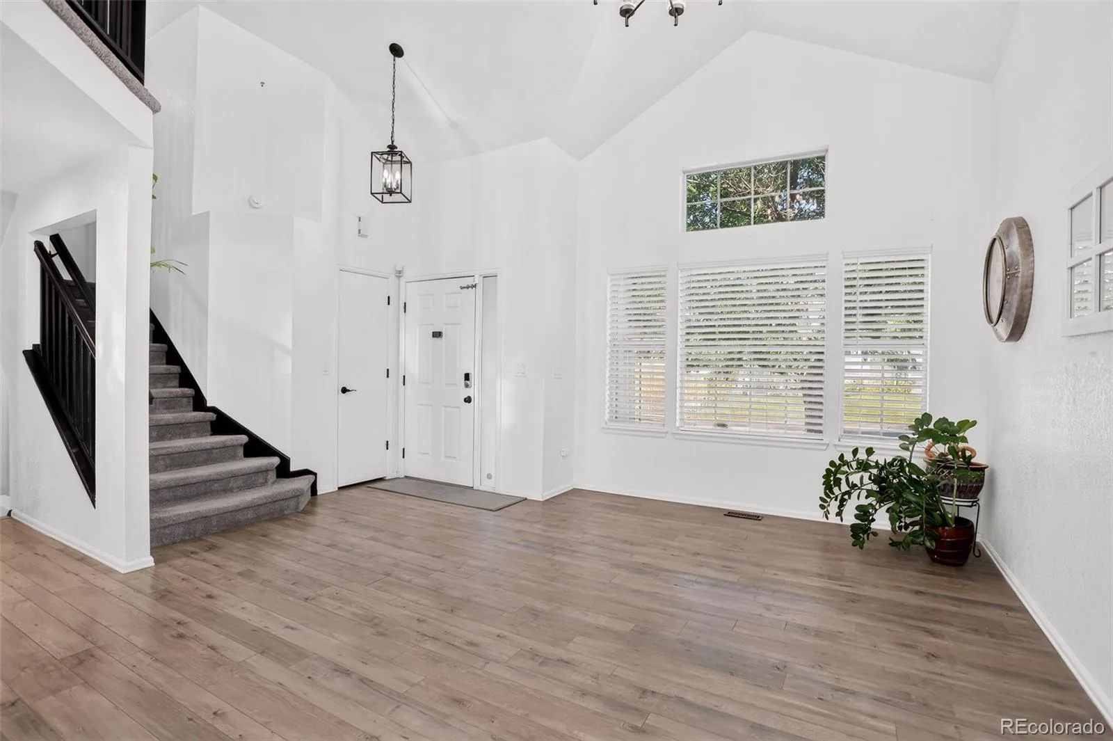 10026 Westside Circle Littleton CO 80125 | MLS #REC7749118 08032026192653 1600 1