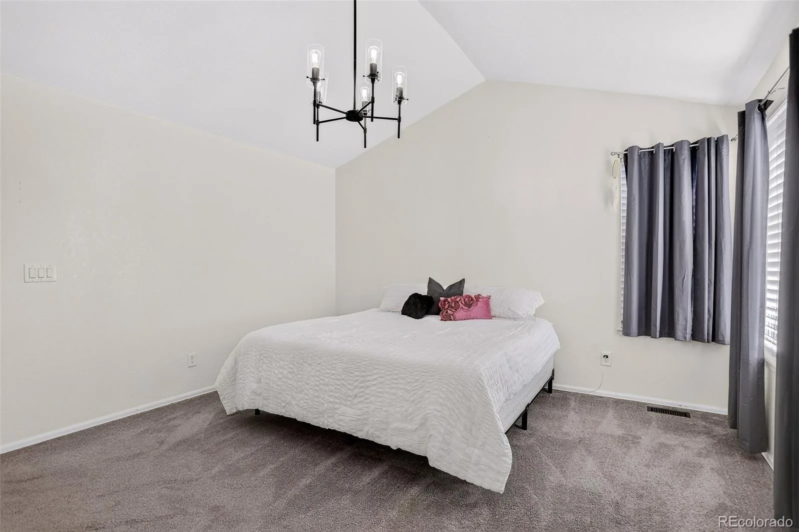 10026 Westside Circle Littleton CO 80125 | MLS #REC7749118 08032026192653 1600 19