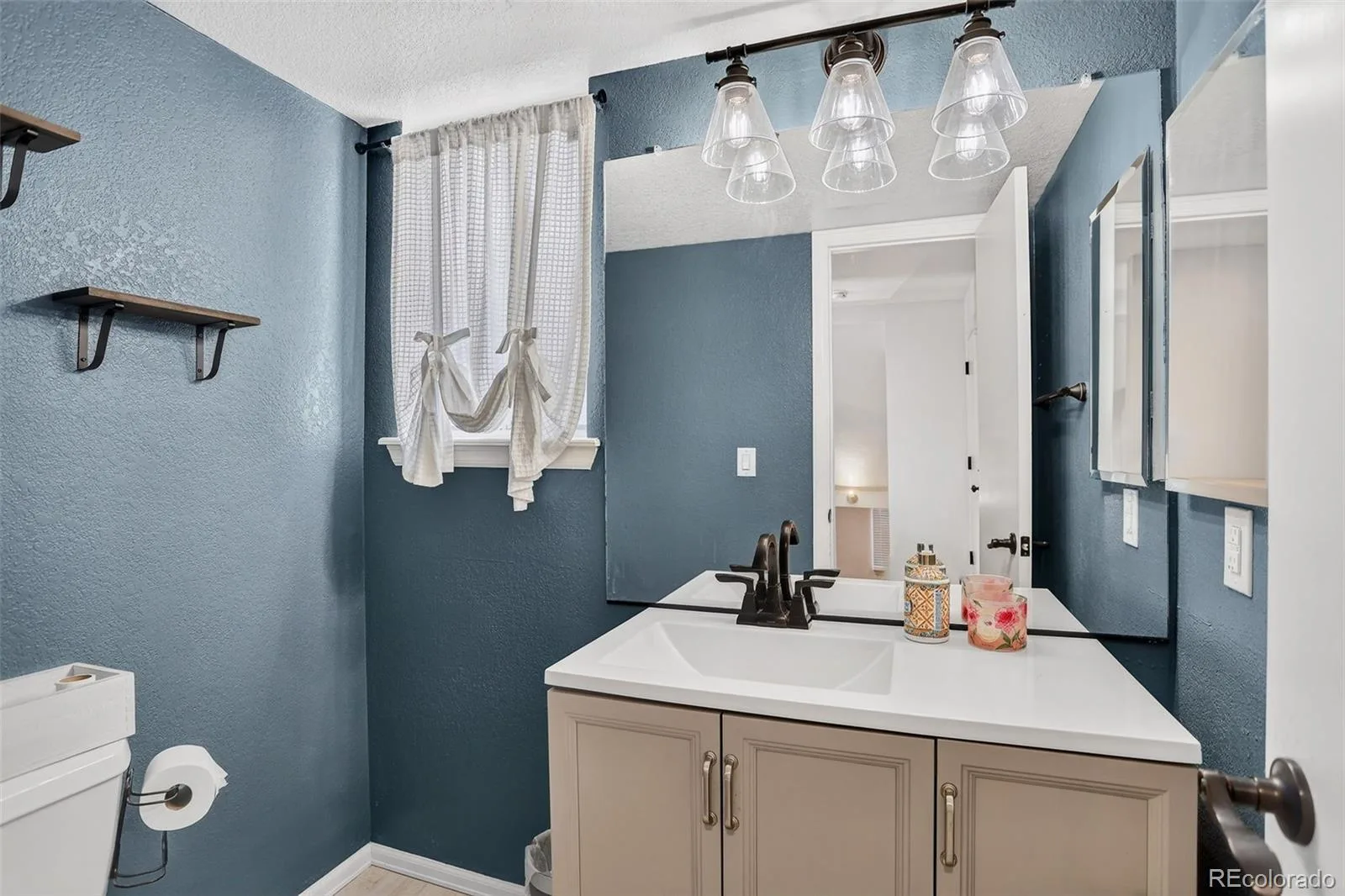 10026 Westside Circle Littleton CO 80125 | MLS #REC7749118 08032026192653 1600 31