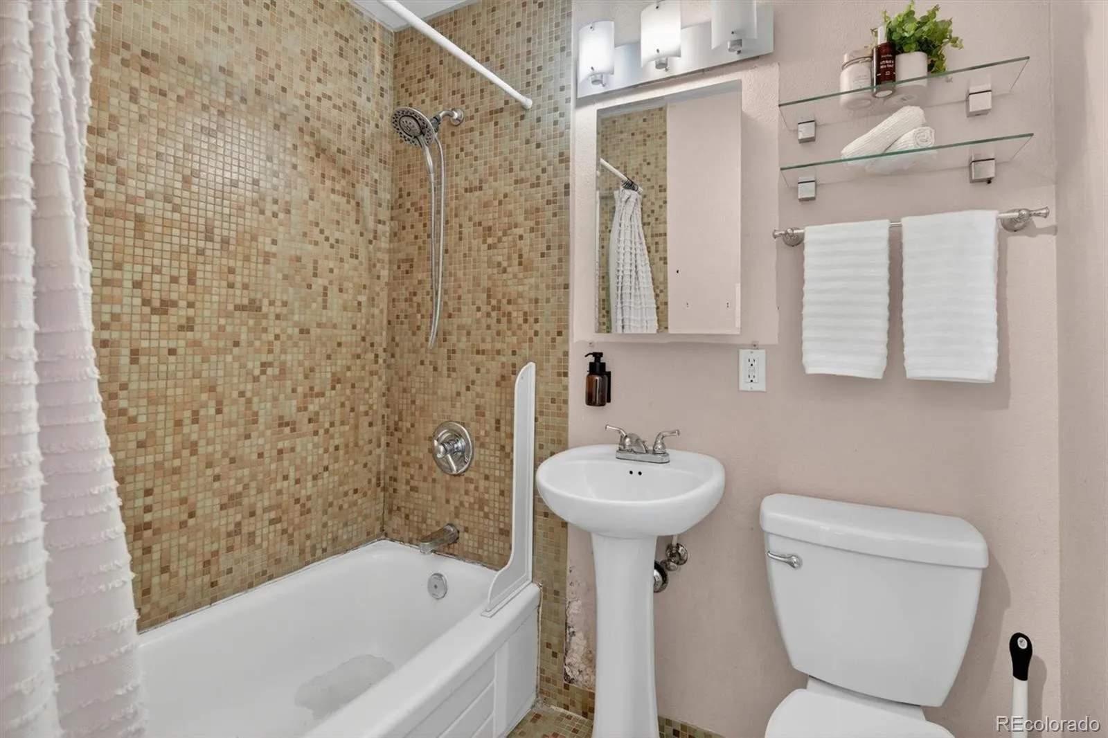 1245 Columbine Street #407 Denver CO 80206 MLS #REC7751628 05062026214332 1600 19