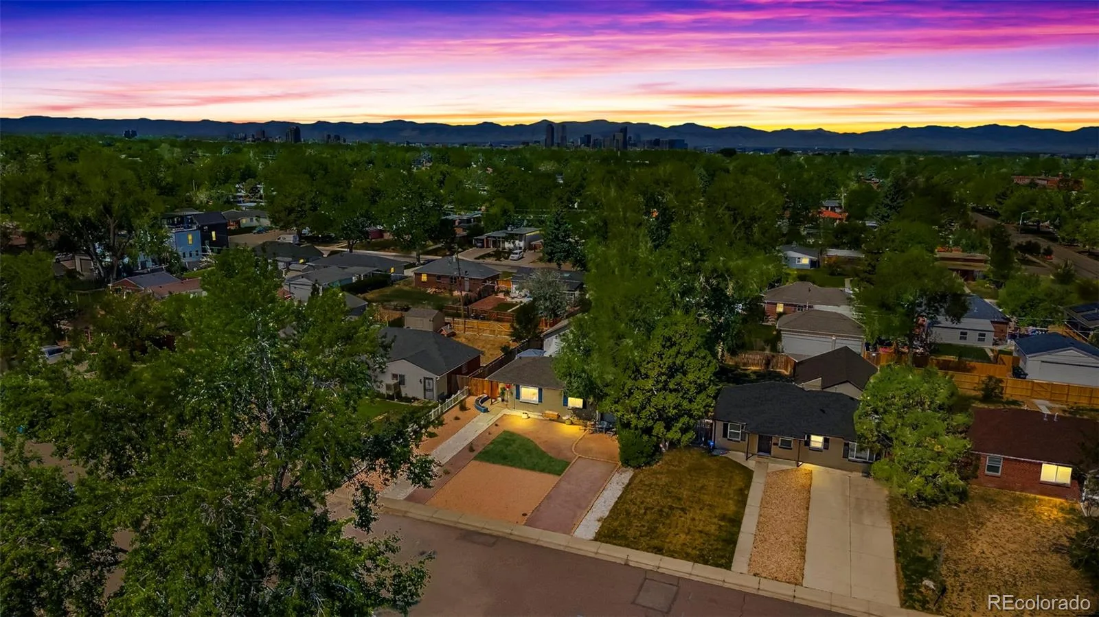 3051 Grape Street Denver CO 80207 MLS #REC7756568 06122026142438 1600 34