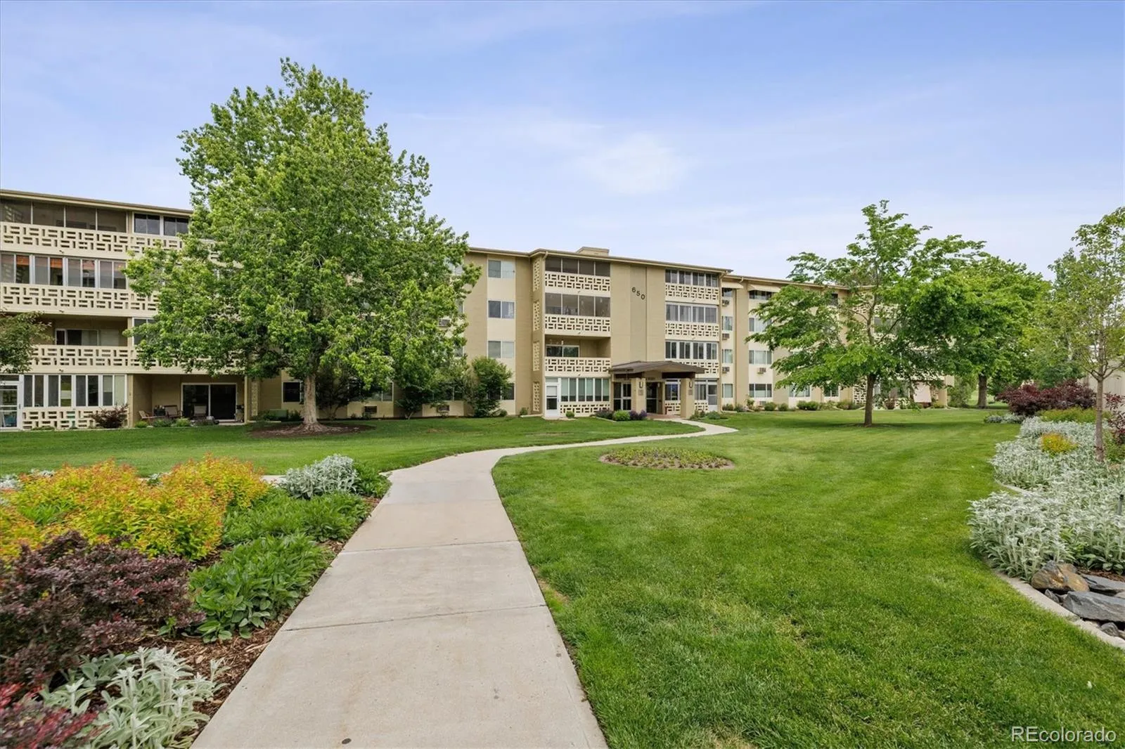 650 S Alton Way #10A Denver CO 80247 MLS #REC7758921 04232026230629 1600 15