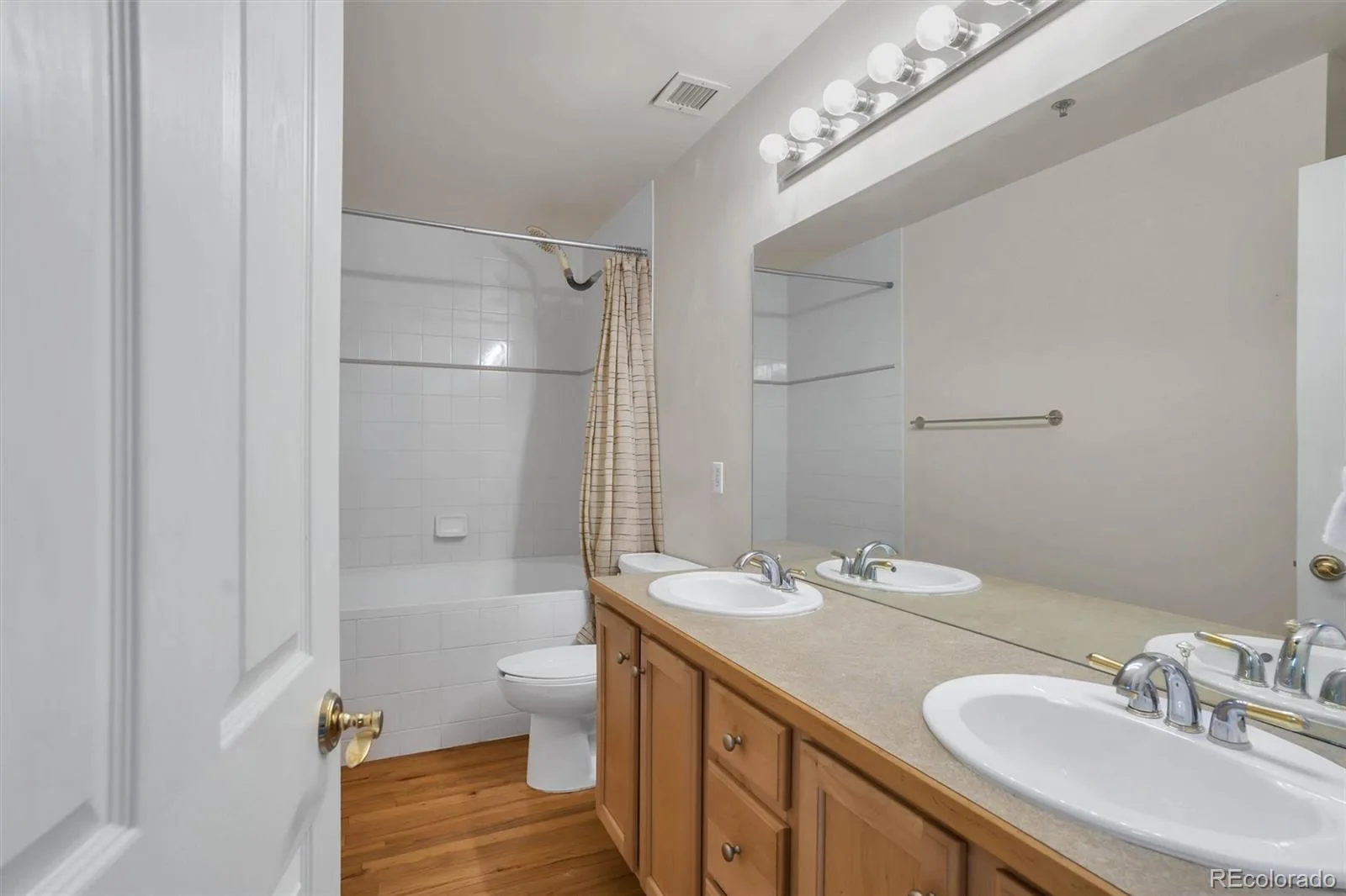 1555 California Street #601 Denver CO 80202 MLS #REC7767447 07162026194832 1600 14