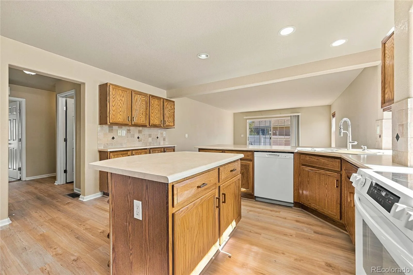 5410 Netherland Street Denver CO 80249 | MLS #REC7768395 10142026205106 1600 13