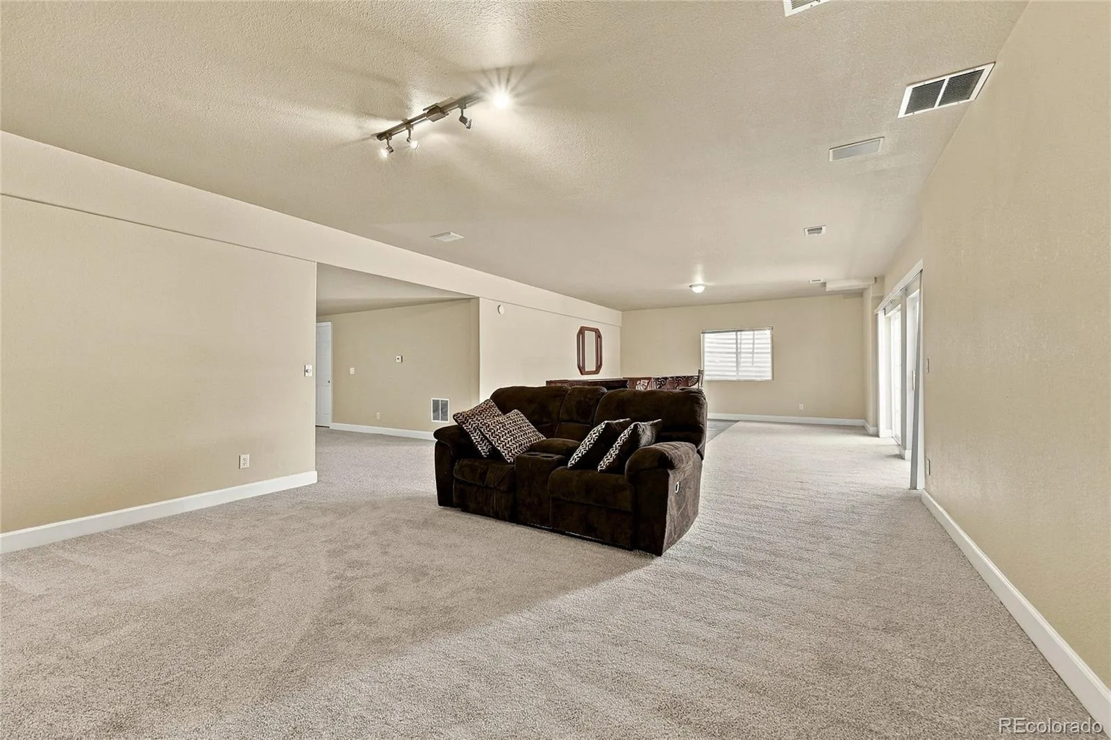 5410 Netherland Street Denver CO 80249 | MLS #REC7768395 10142026205106 1600 32