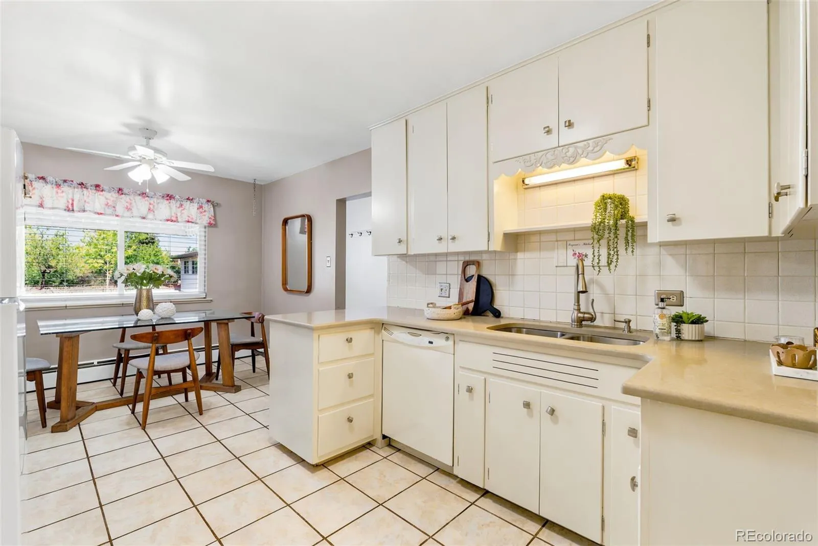 5341 Columbine Lane Denver CO 80221 MLS #REC7768514 05202026195337 1600 18