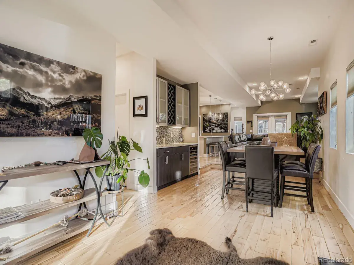 10242025032904 1200 3