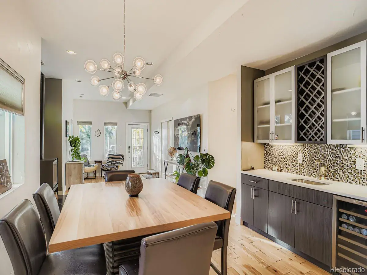 10242025032904 1200 6