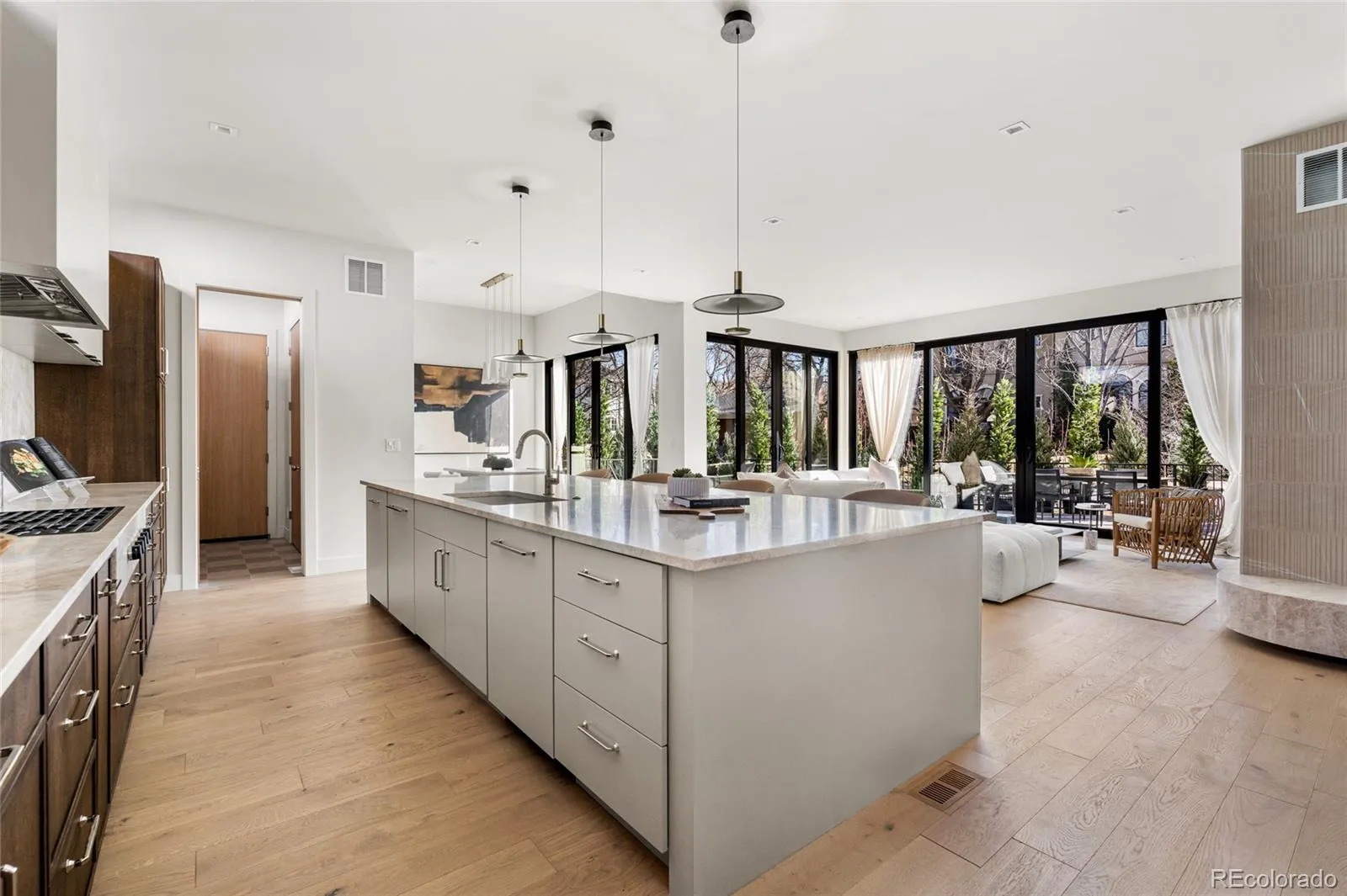 04112026143613 1600 16