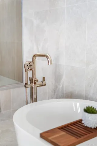 04112026143613 640 35