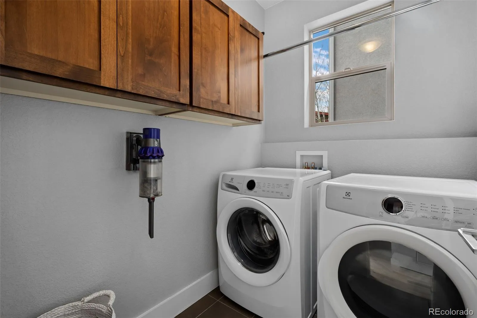 8323 E 29th Place Denver CO 80238 MLS #REC7772413 04212026144938 1600 24