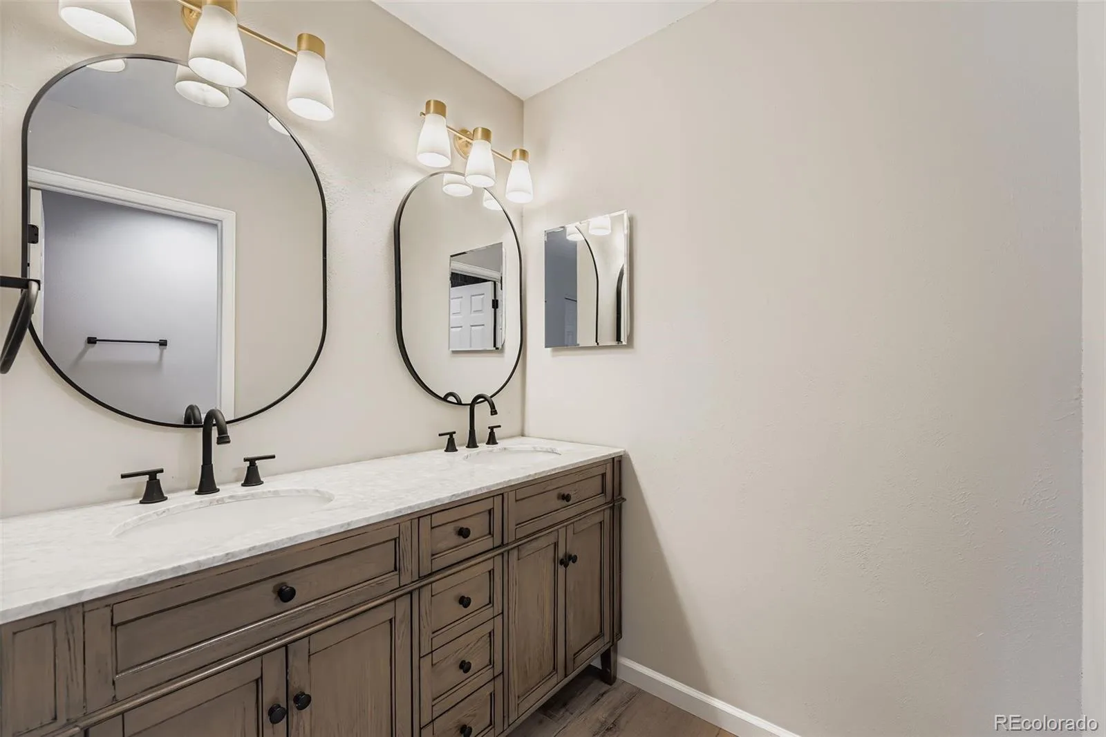 2800 S Heather Gardens Way #B Aurora CO 80014 | MLS #REC7772920 09222026222332 1600 10