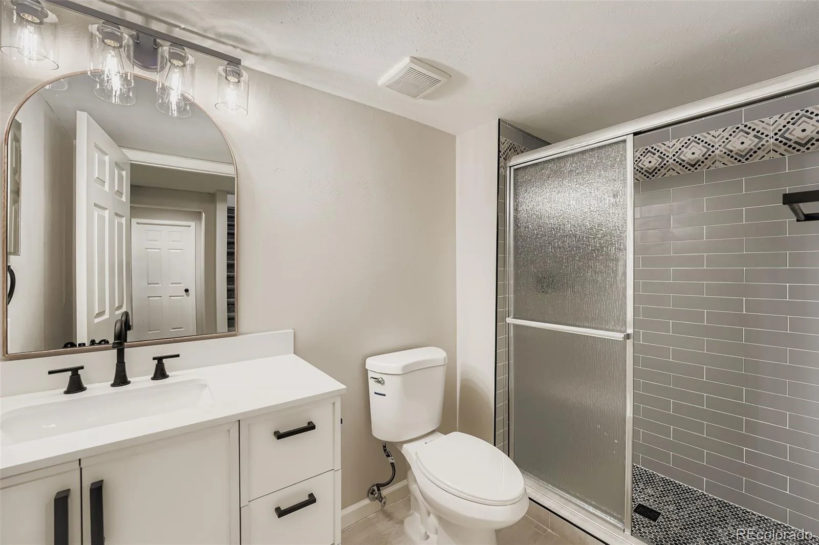 2800 S Heather Gardens Way #B Aurora CO 80014 | MLS #REC7772920 09222026222332 1600 19