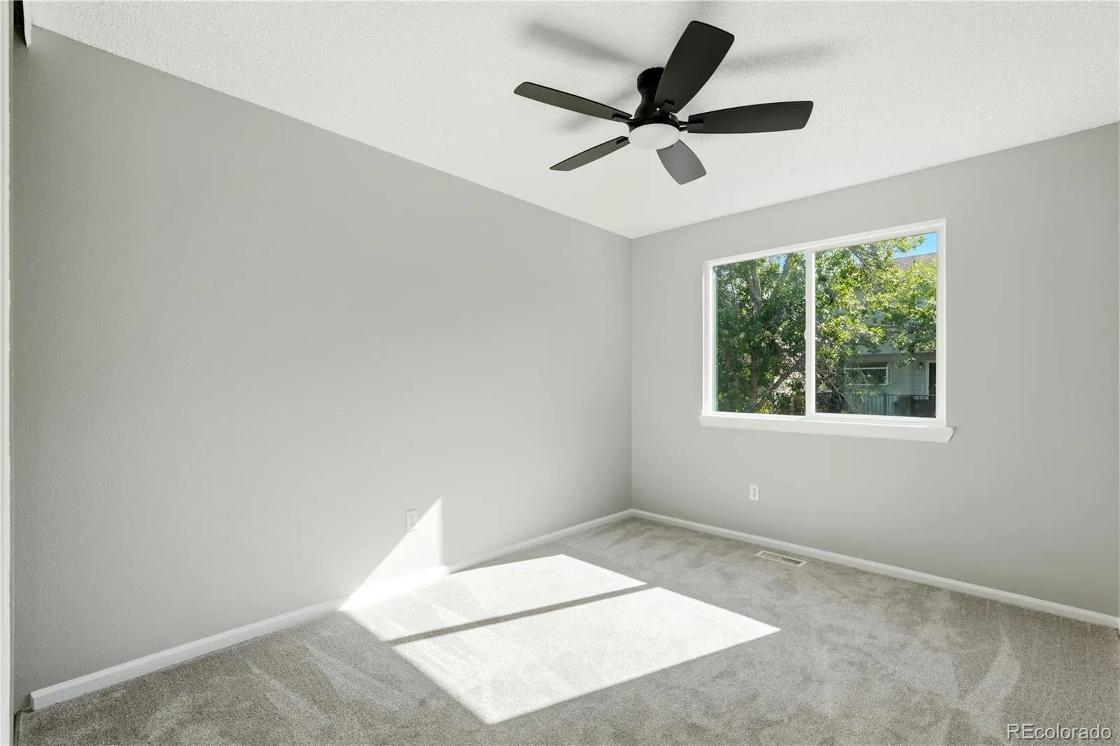 5566 S Ireland Street Aurora CO 80015 | MLS #REC7777018 08282026223010 1600 24