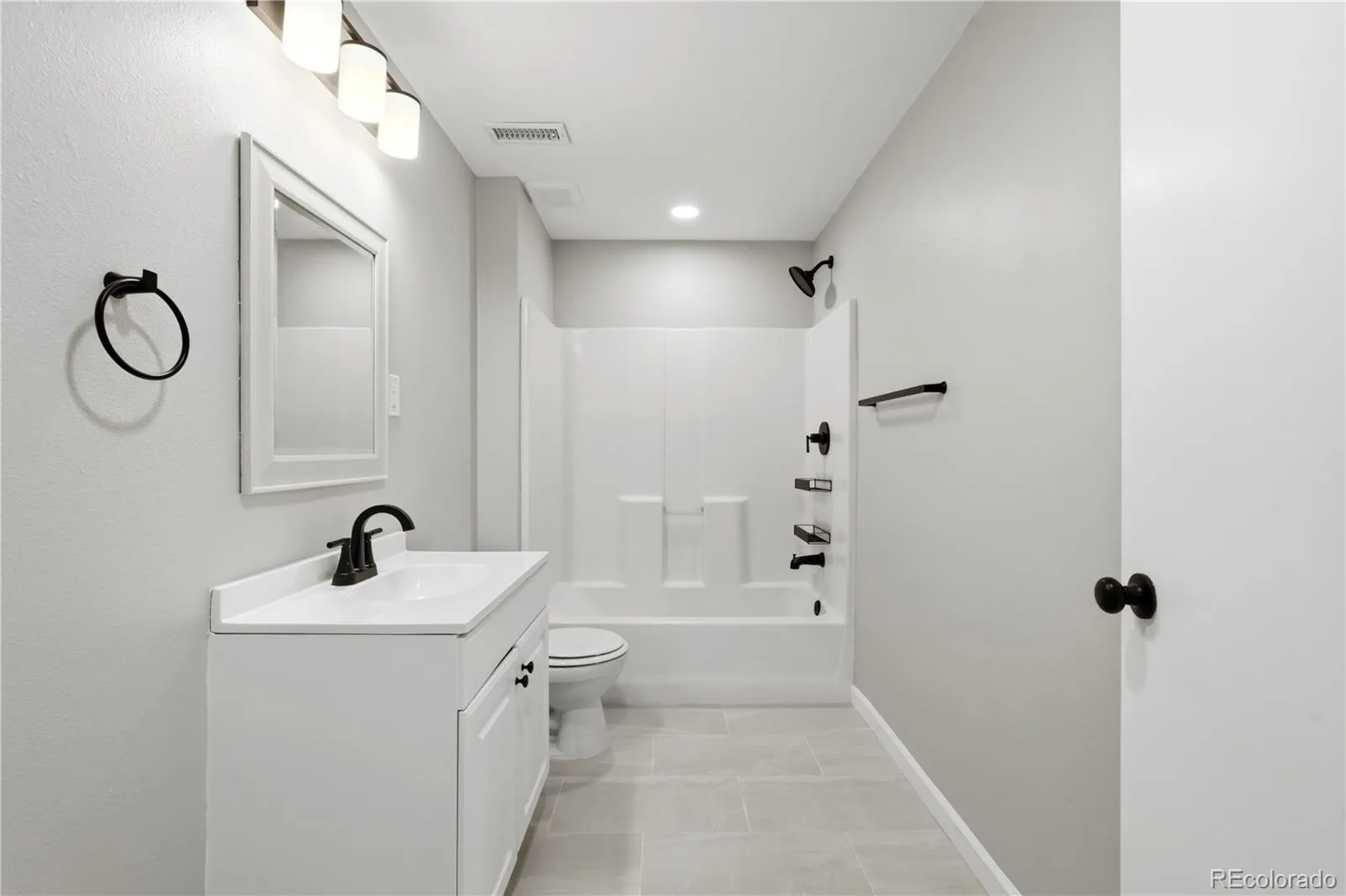 5566 S Ireland Street Aurora CO 80015 | MLS #REC7777018 08282026223010 1600 28