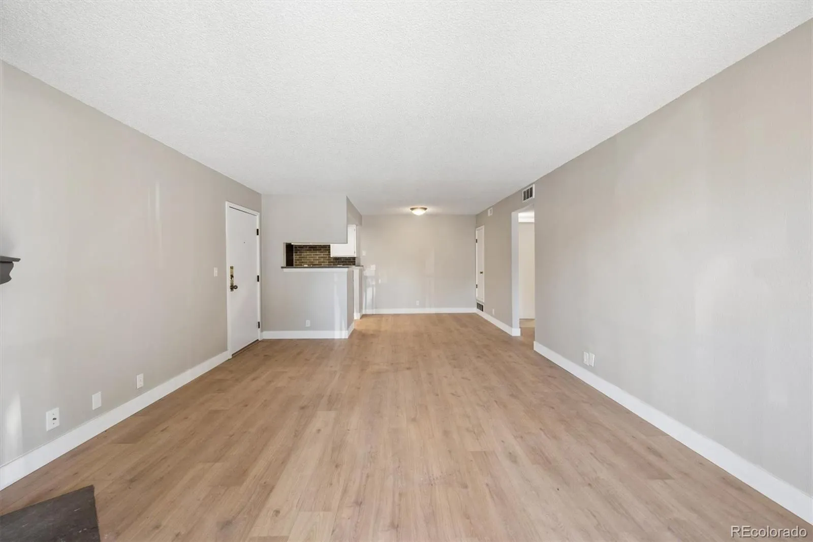 18391 E Kepner Place #103 Aurora CO 80017 MLS #REC7788282 04102026152658 1600 12