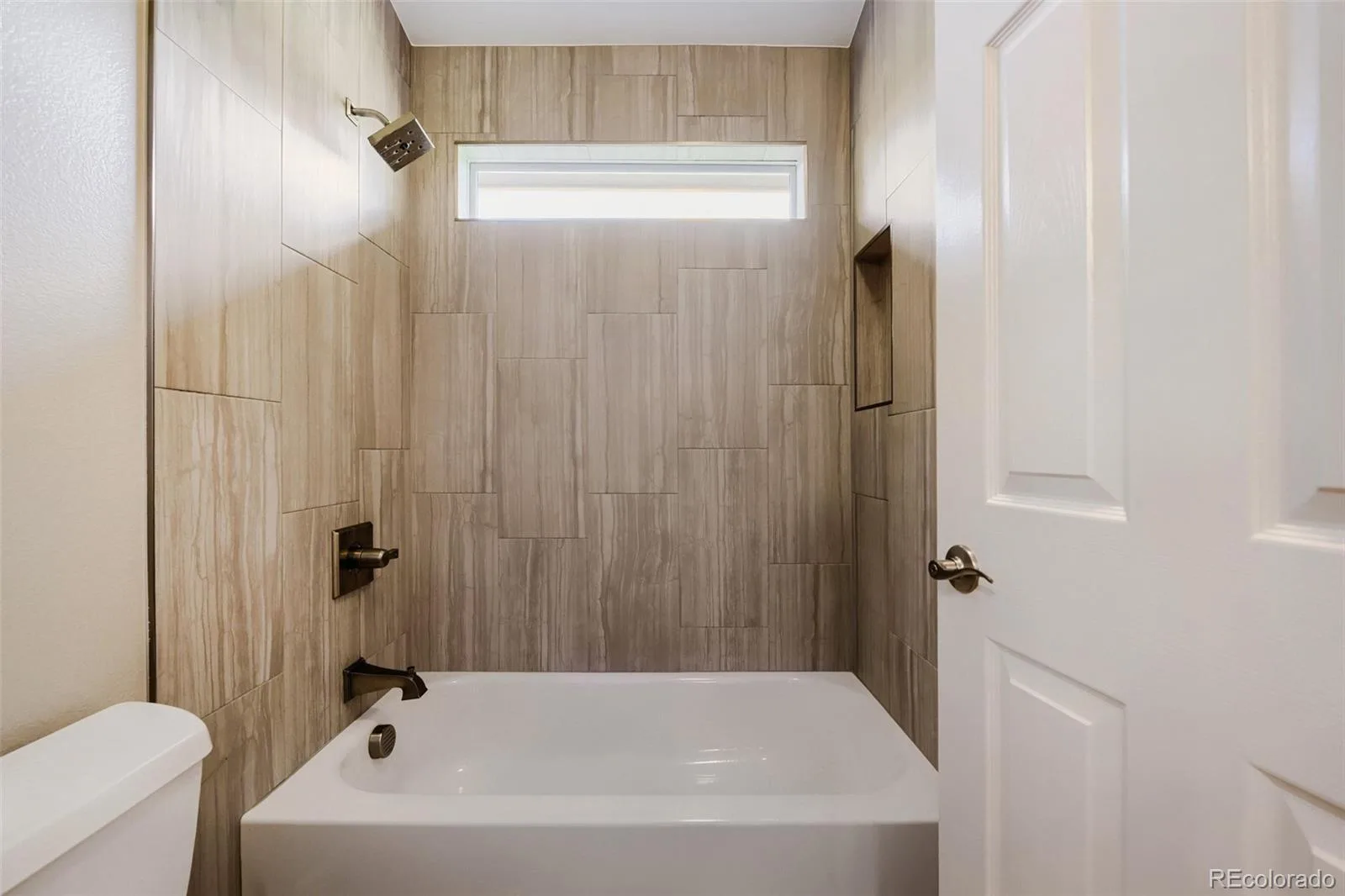8658 Aberdeen Circle Highlands Ranch CO 80130 MLS #REC7792805 06082026212057 1600 25