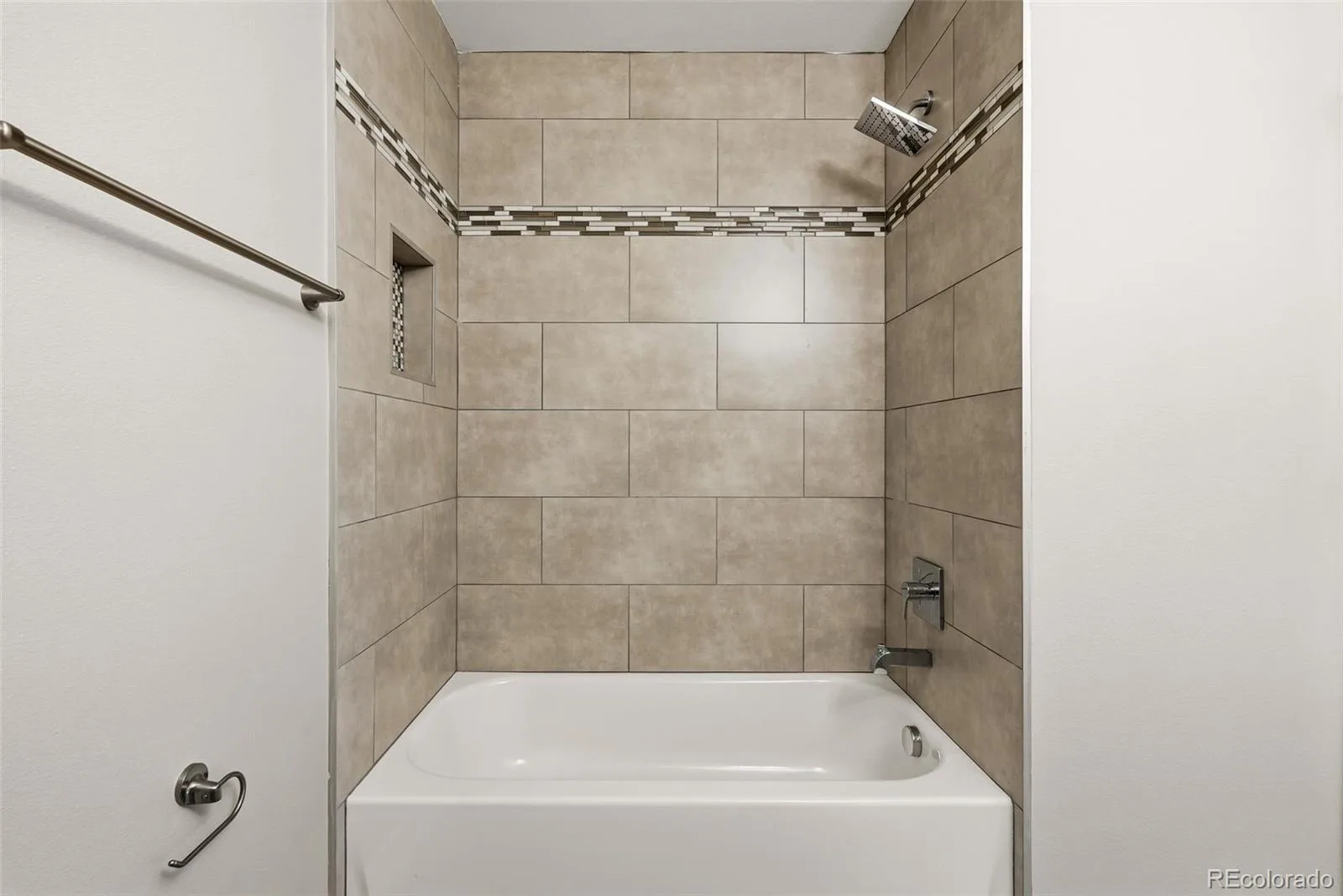 1903 Eaton Street Lakewood CO 80214 MLS #REC7799585 06162026233120 1600 28