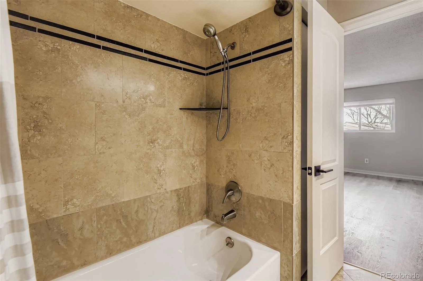 1060 S Parker Road #25 Denver CO 80231 | MLS #REC7803580 08262026203646 1600 23