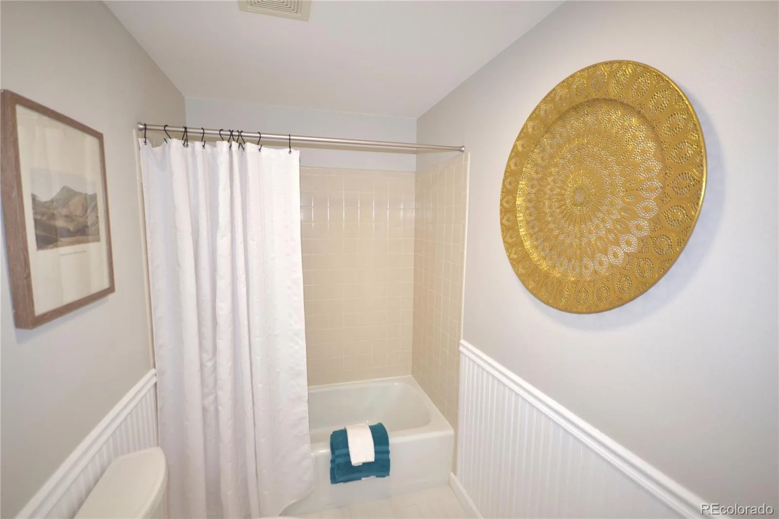 10251 Monterey Circle Denver CO 80260 | MLS #REC7807083 08072026180239 1600 19