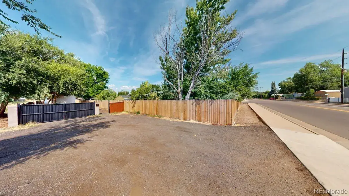 1575 N Sable Boulevard Aurora CO 80011 | MLS #REC7809969 11032025235529 1200 1