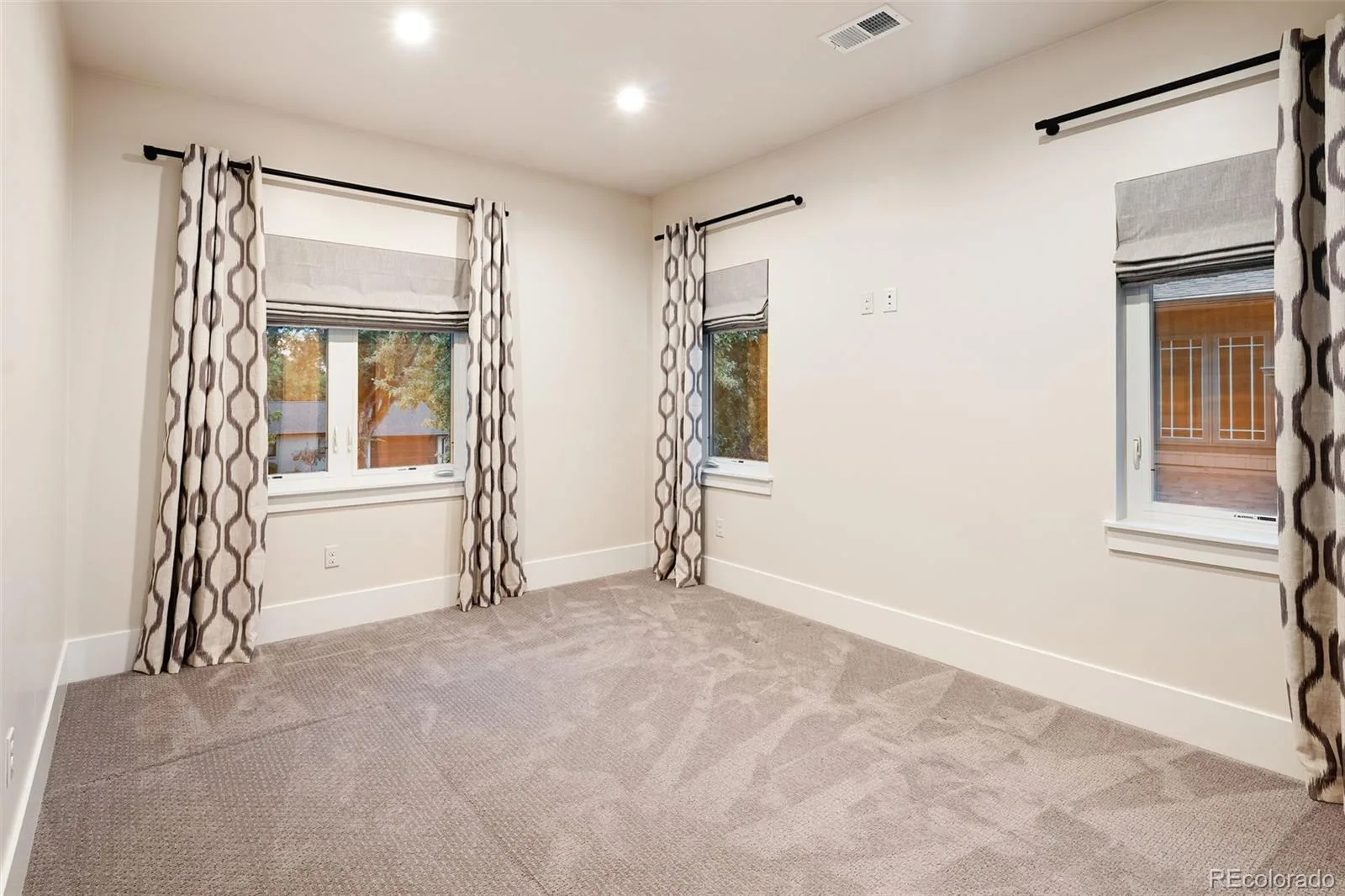 20 Ivanhoe Street Denver CO 80220 | MLS #REC7813114 09302026174241 1600 35