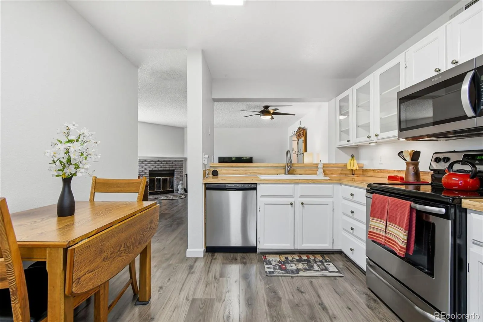 965 S Miller Street #201 Lakewood CO 80226 MLS #REC7813885 04302026200052 1600 17
