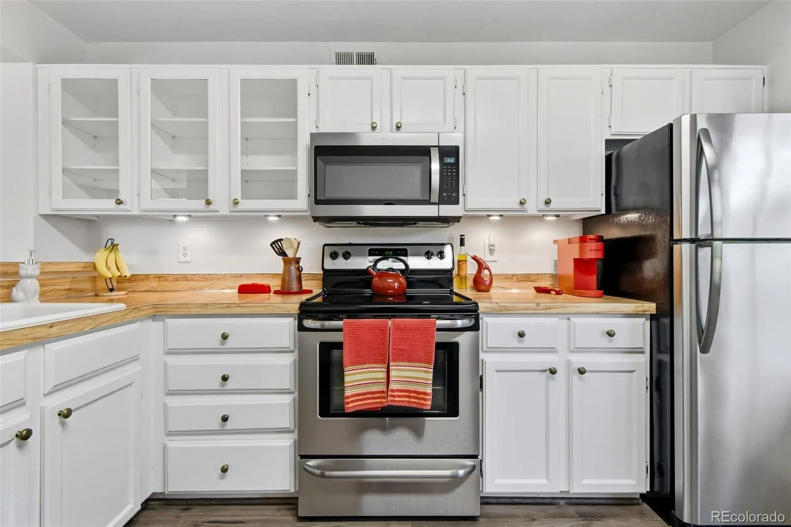 965 S Miller Street #201 Lakewood CO 80226 MLS #REC7813885 04302026200052 1600 18
