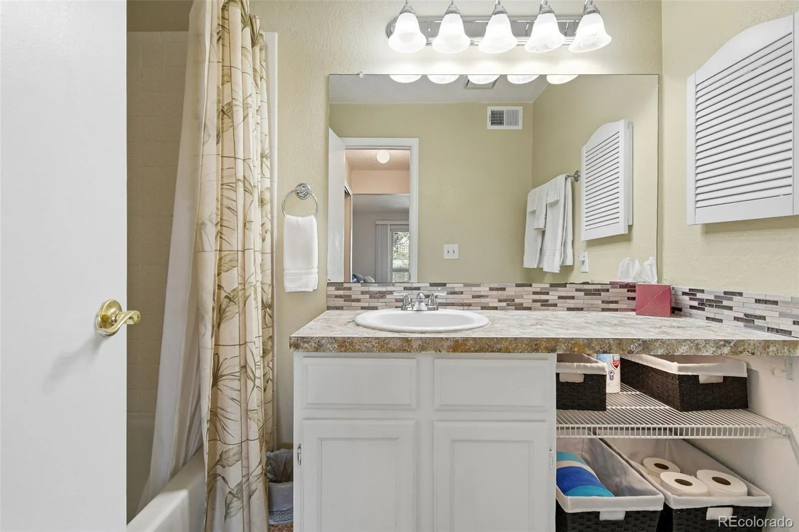 965 S Miller Street #201 Lakewood CO 80226 MLS #REC7813885 04302026200052 1600 25