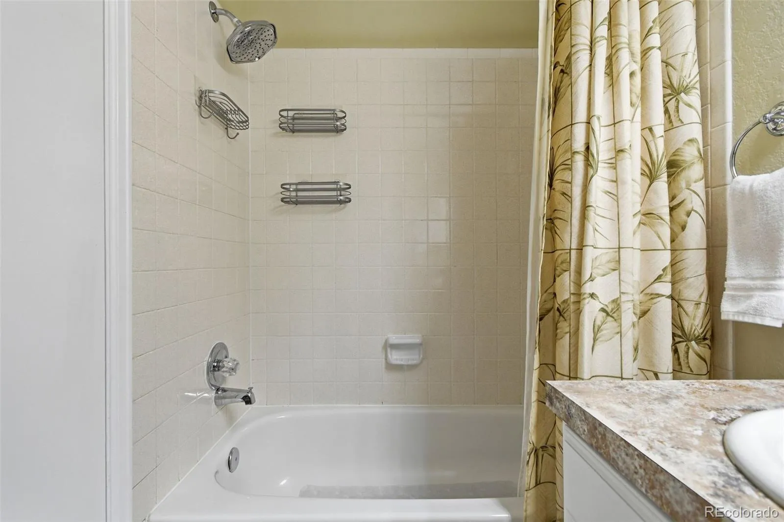 965 S Miller Street #201 Lakewood CO 80226 MLS #REC7813885 04302026200052 1600 26