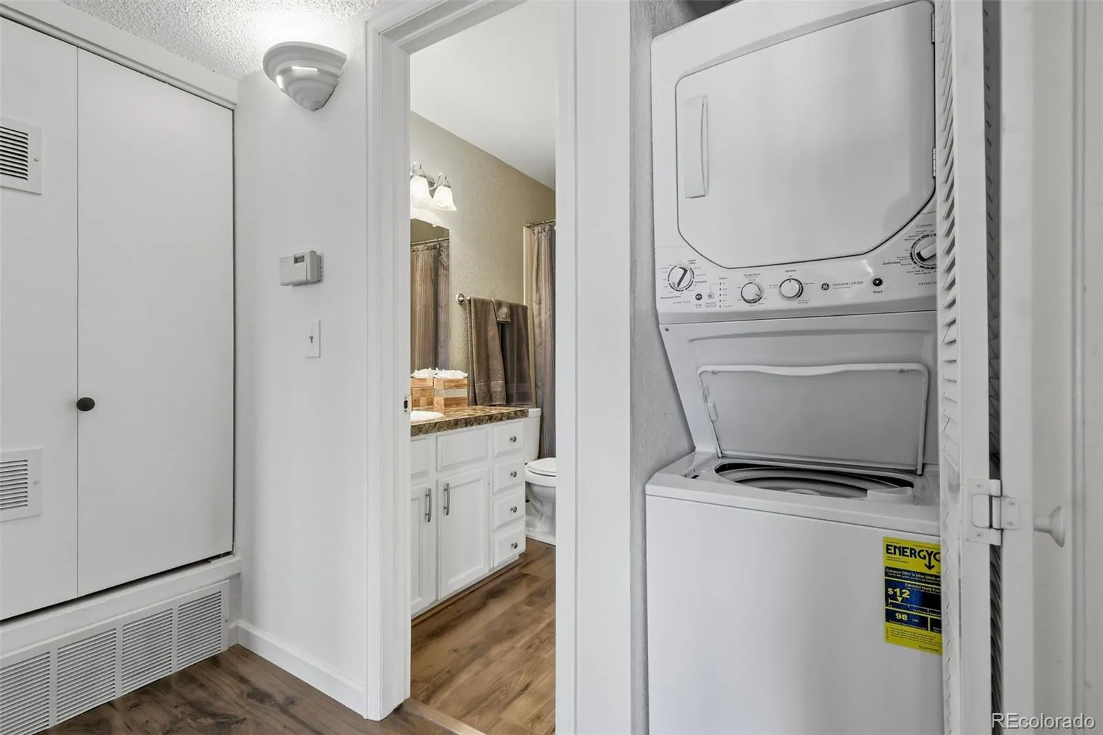 965 S Miller Street #201 Lakewood CO 80226 MLS #REC7813885 04302026200052 1600 33