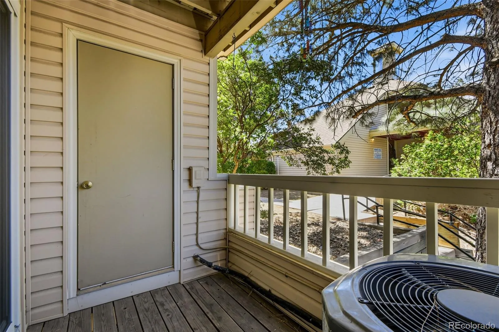 965 S Miller Street #201 Lakewood CO 80226 MLS #REC7813885 04302026200052 1600 36