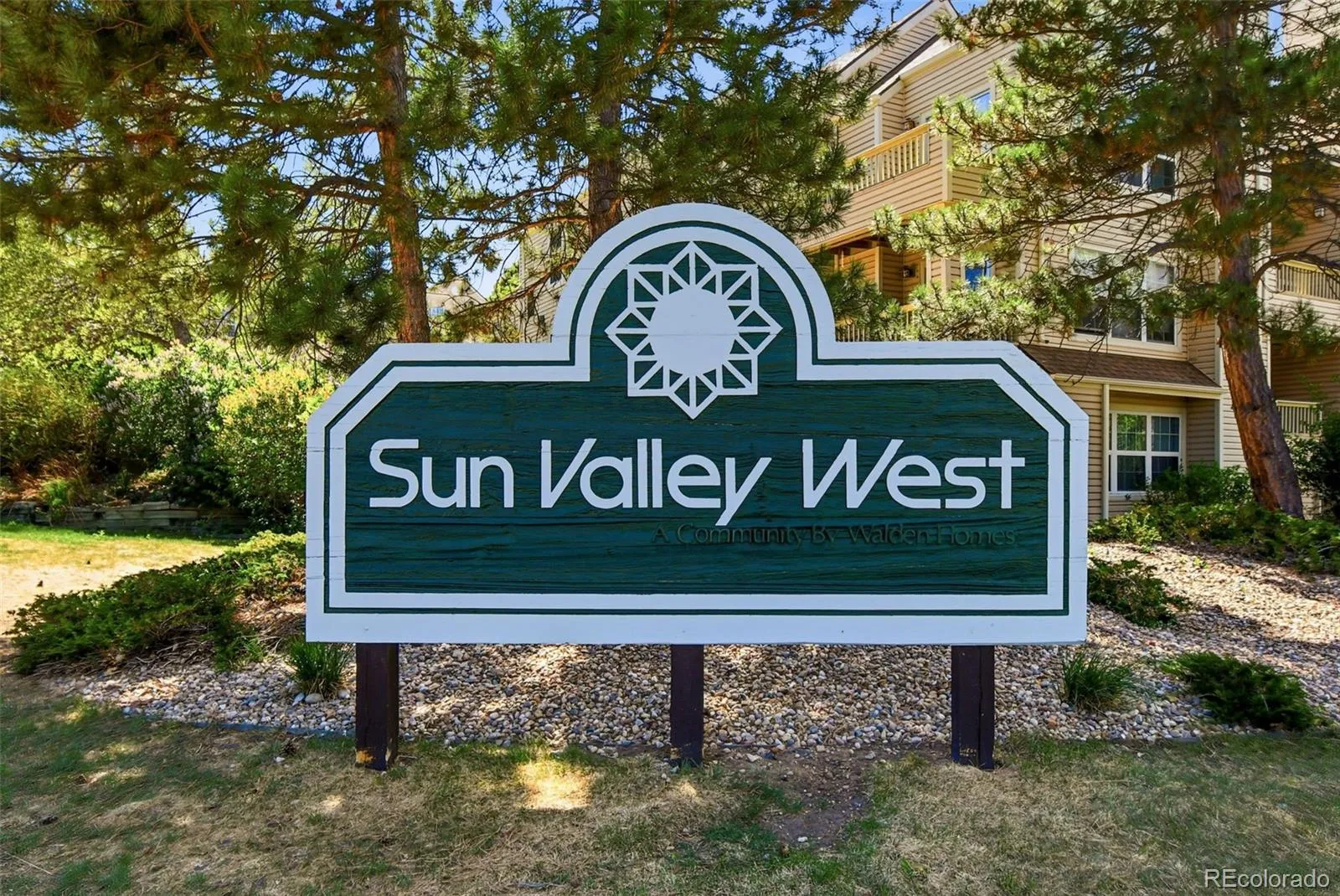 965 S Miller Street #201 Lakewood CO 80226 MLS #REC7813885 04302026200052 1600 47