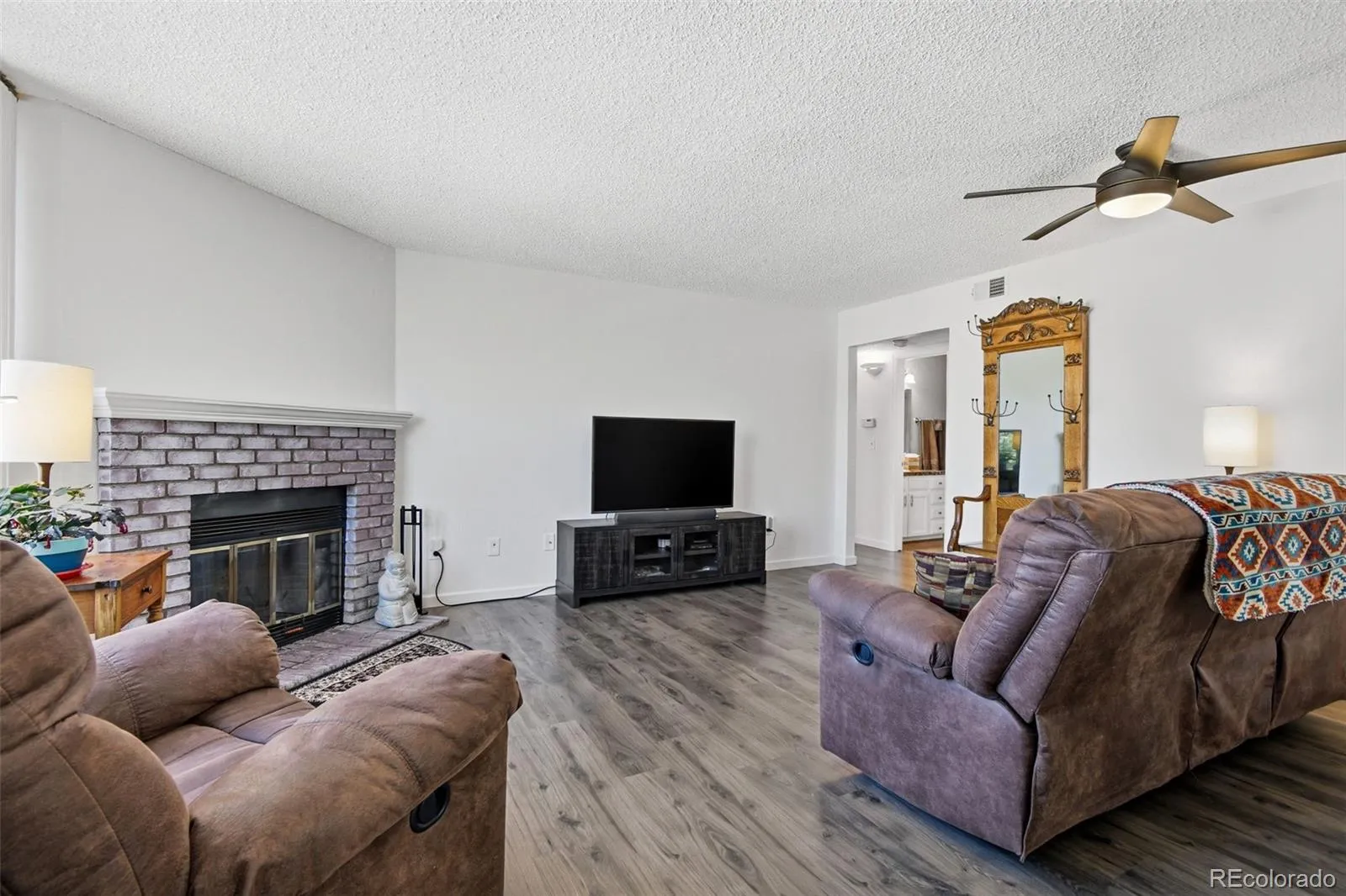 965 S Miller Street #201 Lakewood CO 80226 MLS #REC7813885 04302026200052 1600 5