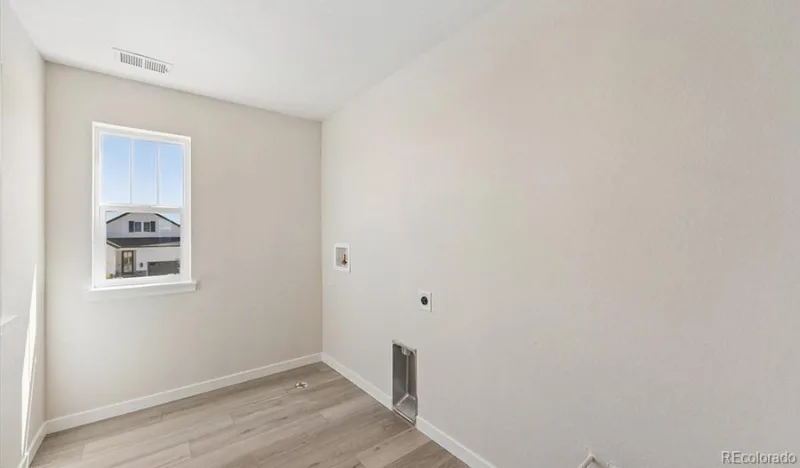 2123 S Irvington Street Aurora CO 80018 | MLS #REC7816362 08252026174547 800 12