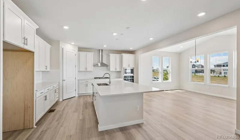 2123 S Irvington Street Aurora CO 80018 | MLS #REC7816362 08252026174547 800 4