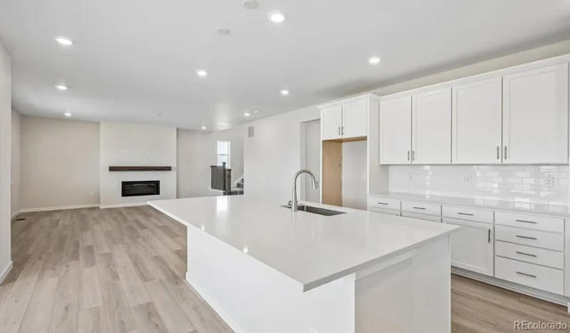 2123 S Irvington Street Aurora CO 80018 | MLS #REC7816362 08252026174547 800 6