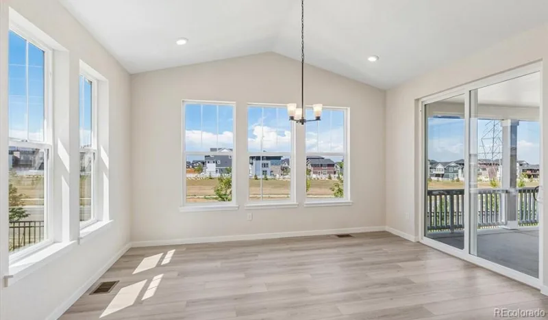 2123 S Irvington Street Aurora CO 80018 | MLS #REC7816362 08252026174547 800 7