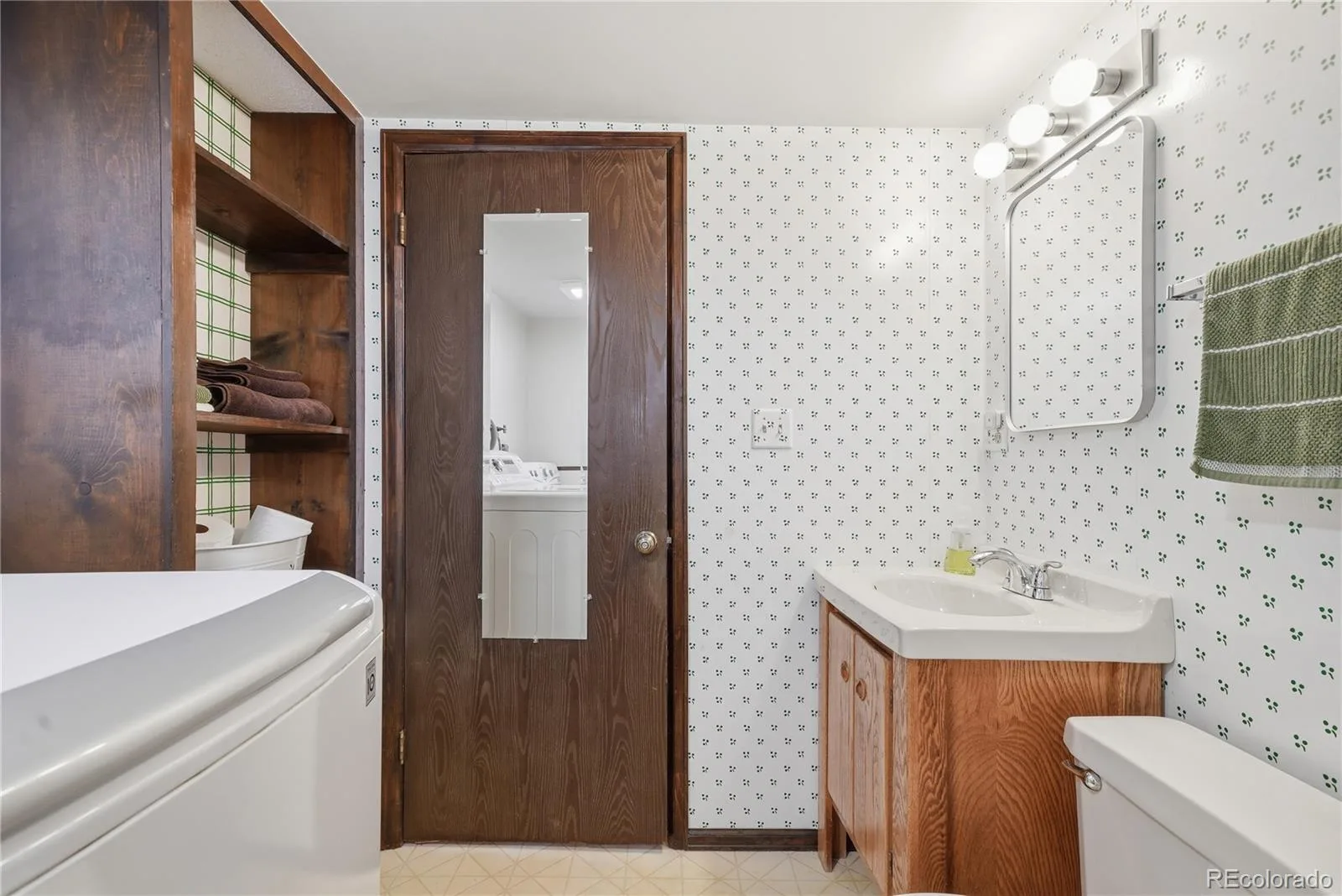 8240 Garland Drive Arvada CO 80005 | MLS #REC7817897 07182026180537 1600 25