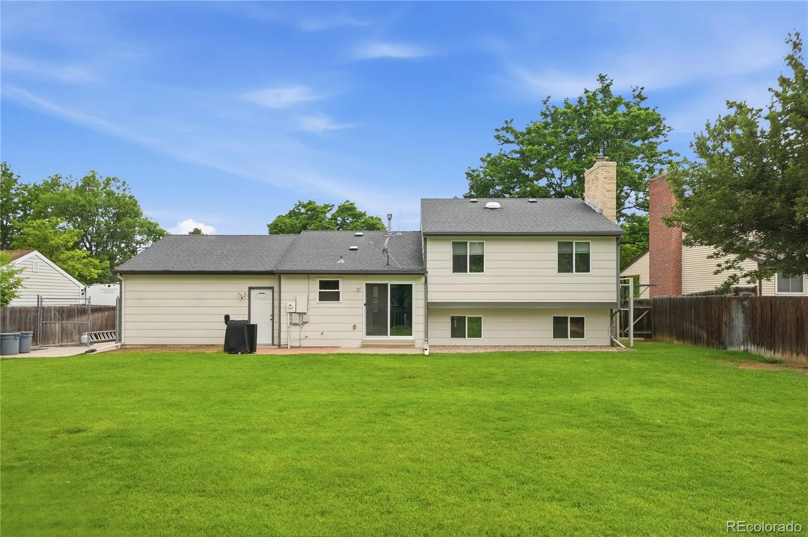 8240 Garland Drive Arvada CO 80005 | MLS #REC7817897 07182026180537 1600 31