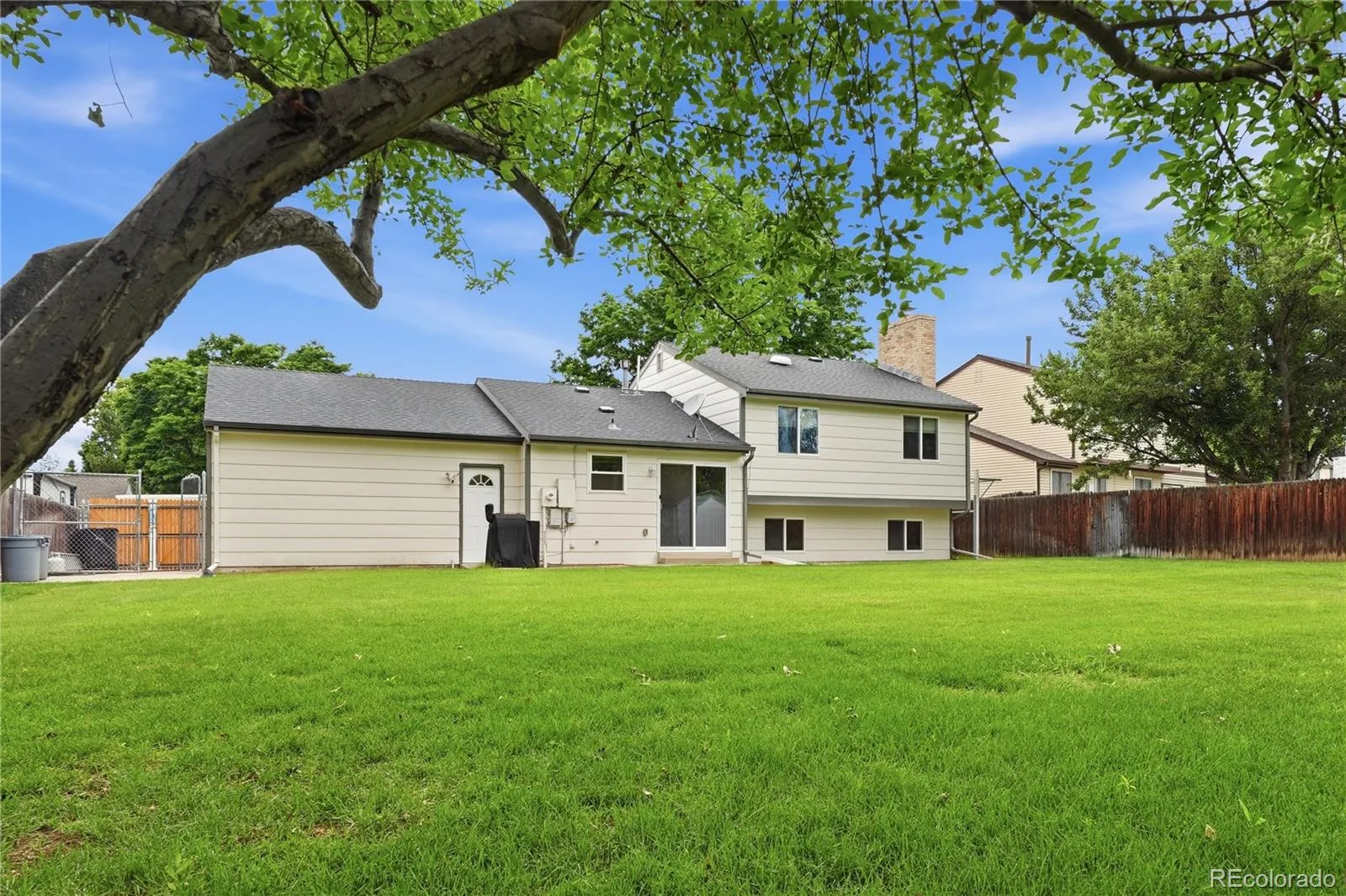 8240 Garland Drive Arvada CO 80005 | MLS #REC7817897 07182026180537 1600 32
