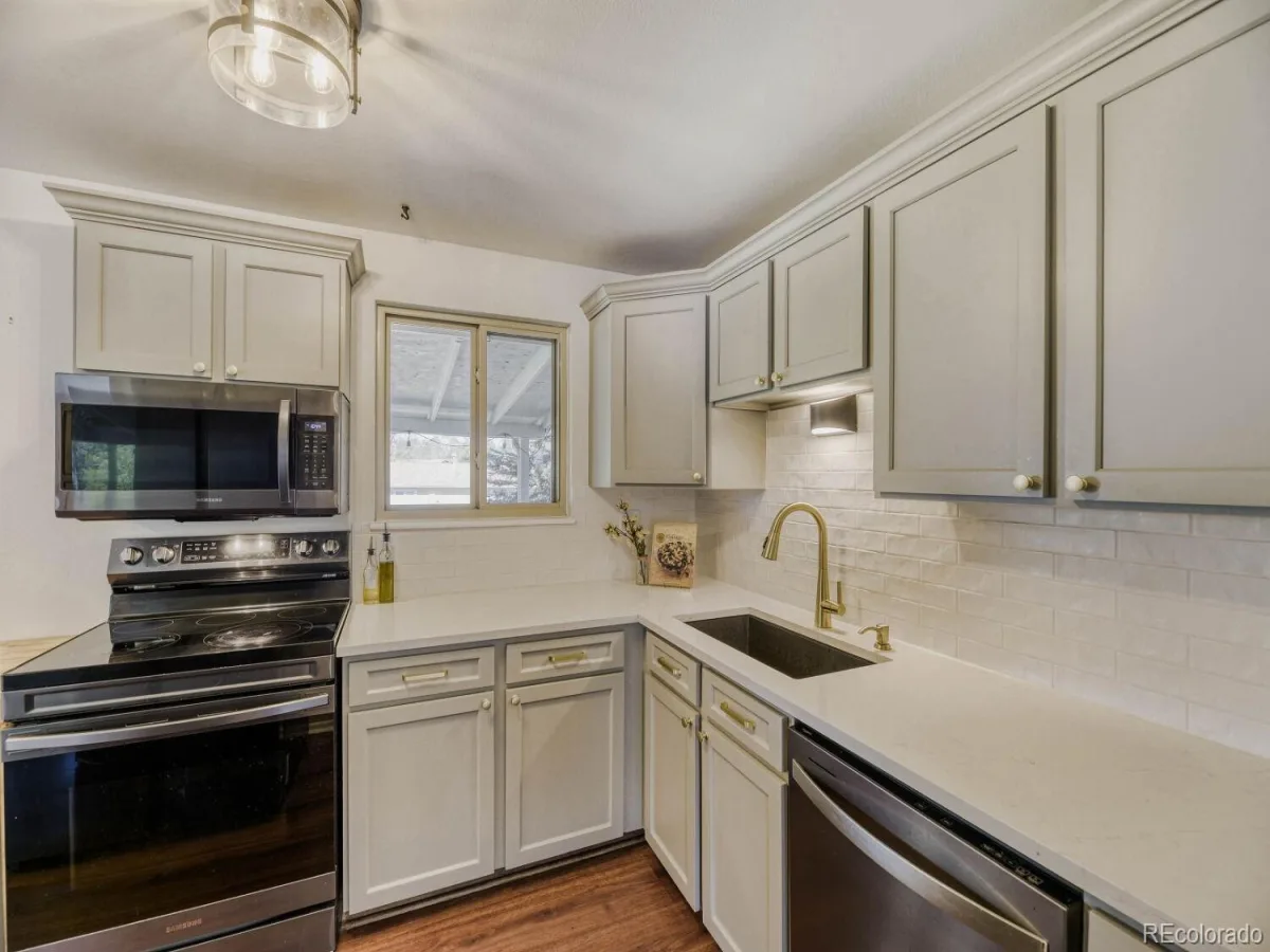 6361 S Ash Court Centennial CO 80121 MLS #REC7819699 06122026232319 1200 11