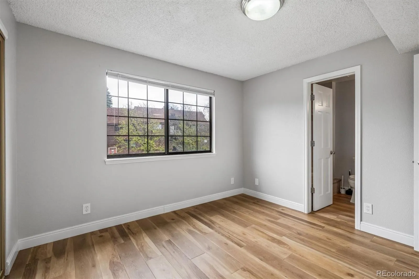 844 S Vance Street #F Lakewood CO 80226 MLS #REC7821456 05222026000410 1600 14