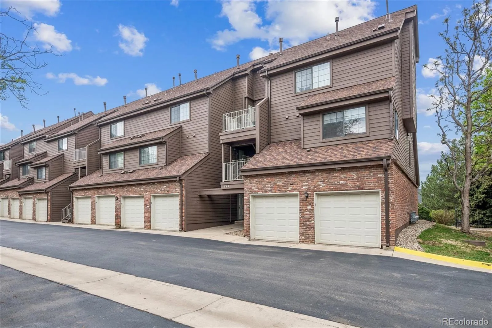 844 S Vance Street #F Lakewood CO 80226 MLS #REC7821456 05222026000410 1600 2