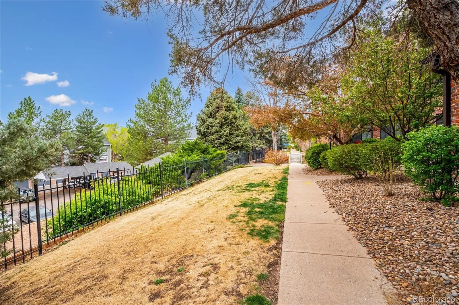 844 S Vance Street #F Lakewood CO 80226 MLS #REC7821456 05222026000410 1600 23